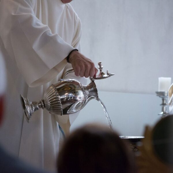 Baptism 4010976 1920 Min